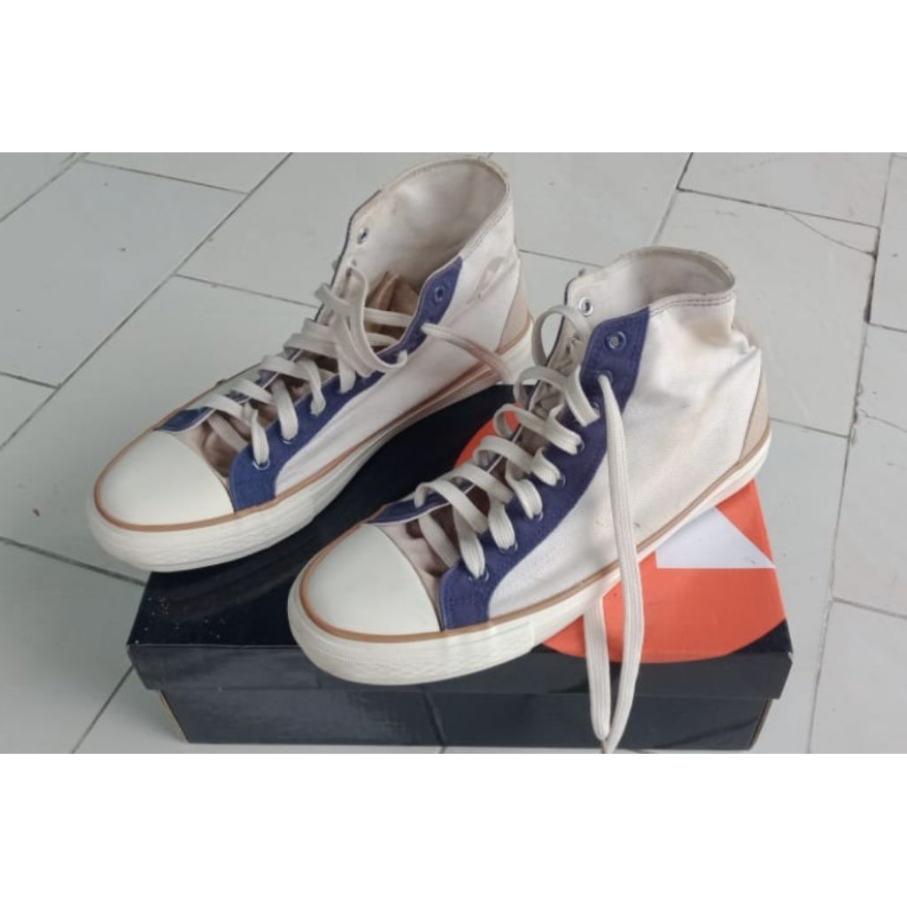 PL airwalk sneakers size 43