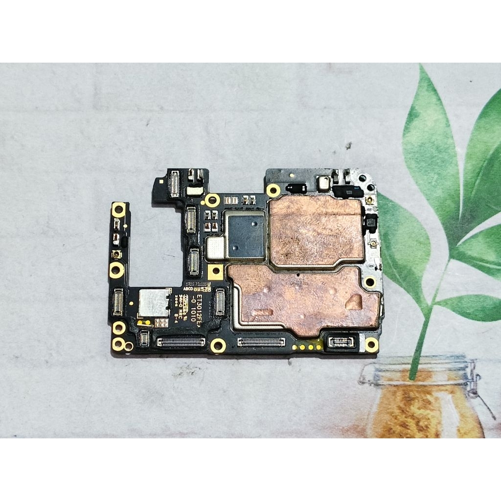 MESIN VIVO V19 RAM 8/128 KONDISI MATI TOTAL AMPER NYA HANY 0,7/0,5