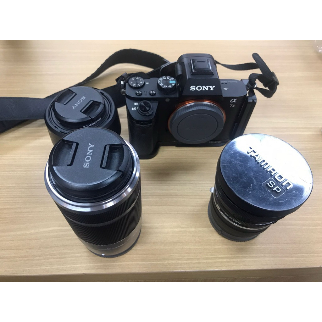 Sony A7 II Fullset + 3 Lensa -FE 50mm, 55-210mm, Tamron– Bekas Normal
