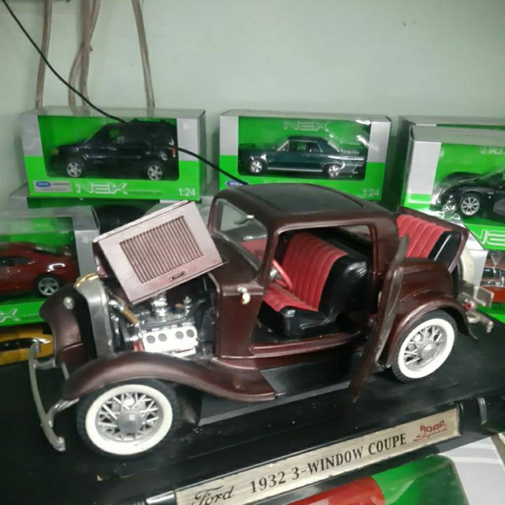 Diecast Road Signature Skala 1:18 Ford Window Coupe 1932