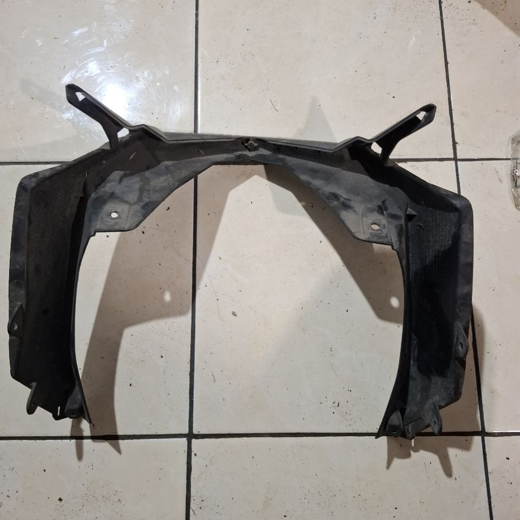 GARNISH FRONT Cover Dudukan Lampu Depan Vario 125 150 Led Old Original