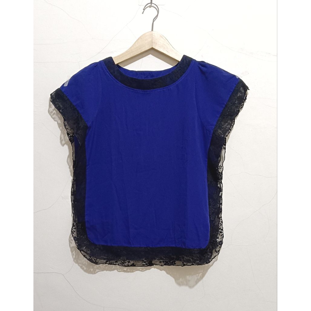 Blus Biru Navy Renda