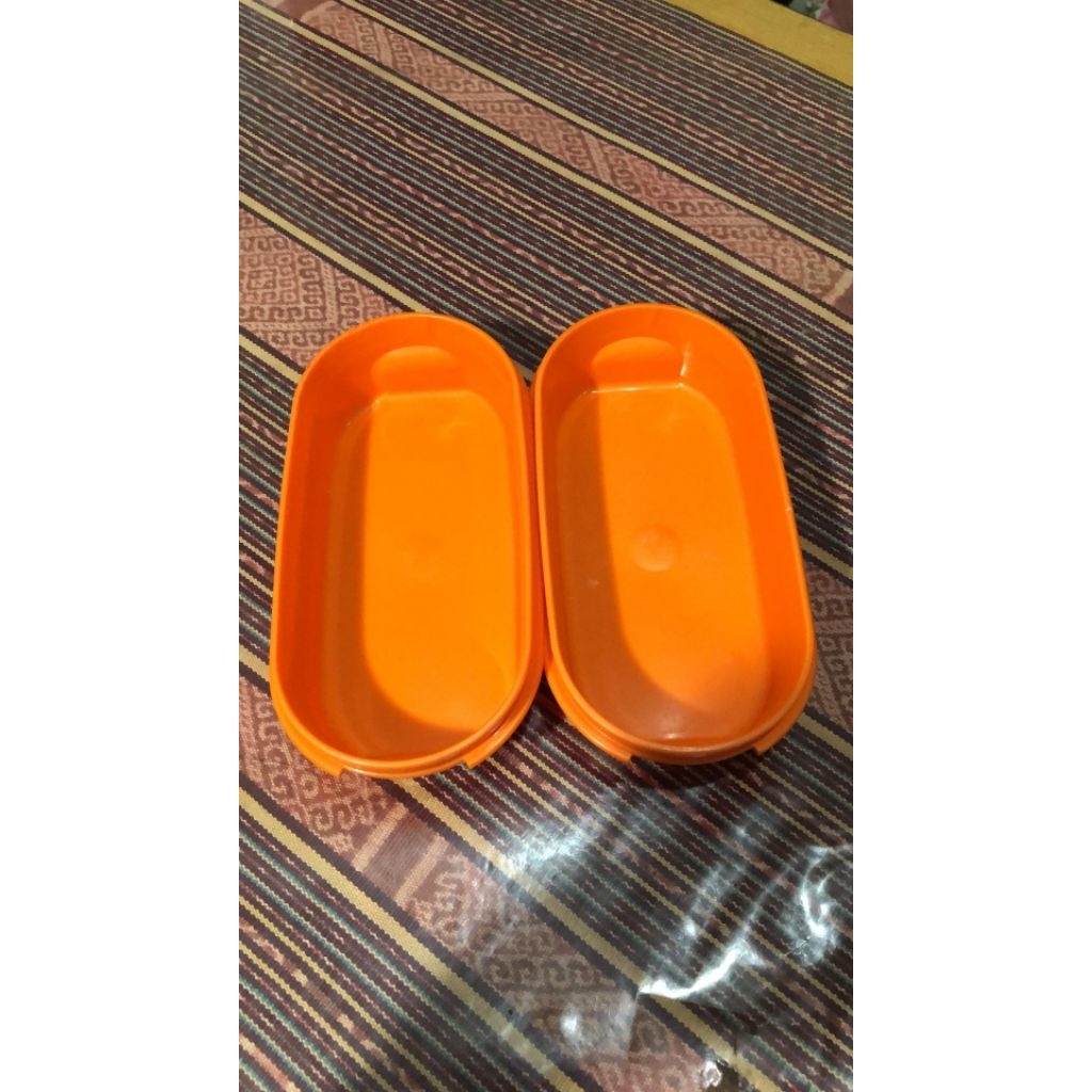Tupperware oval tanpa tutup