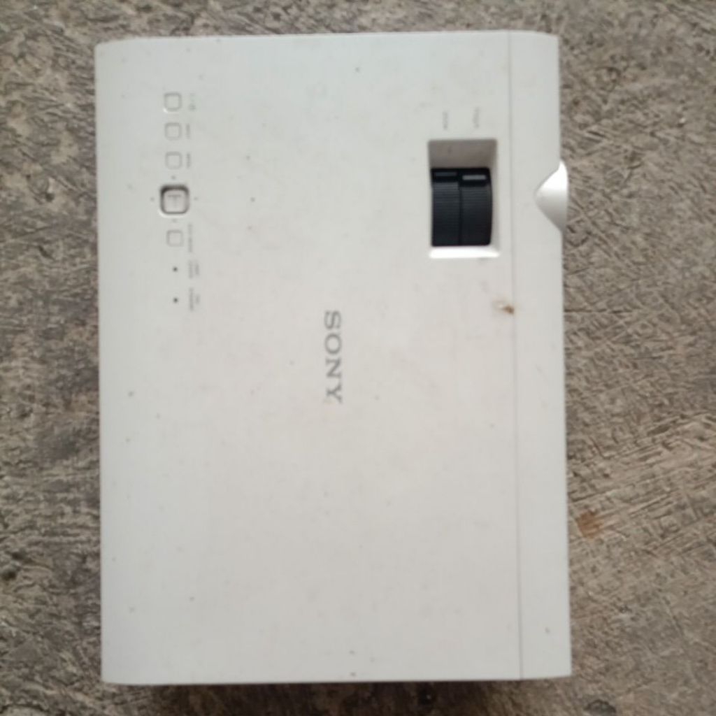 Proyektor Sony kondisi Rusak