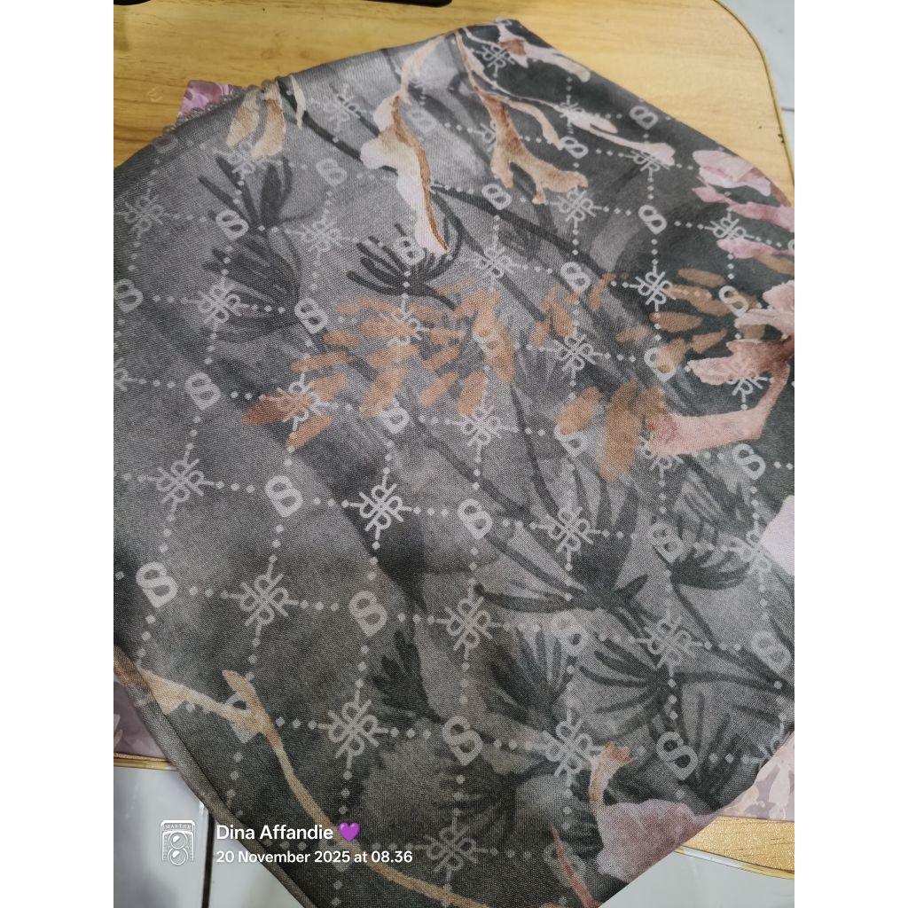 PRELOVED‼️ BUTTONSCARVES X RIA MIRANDA WARNA XANADU