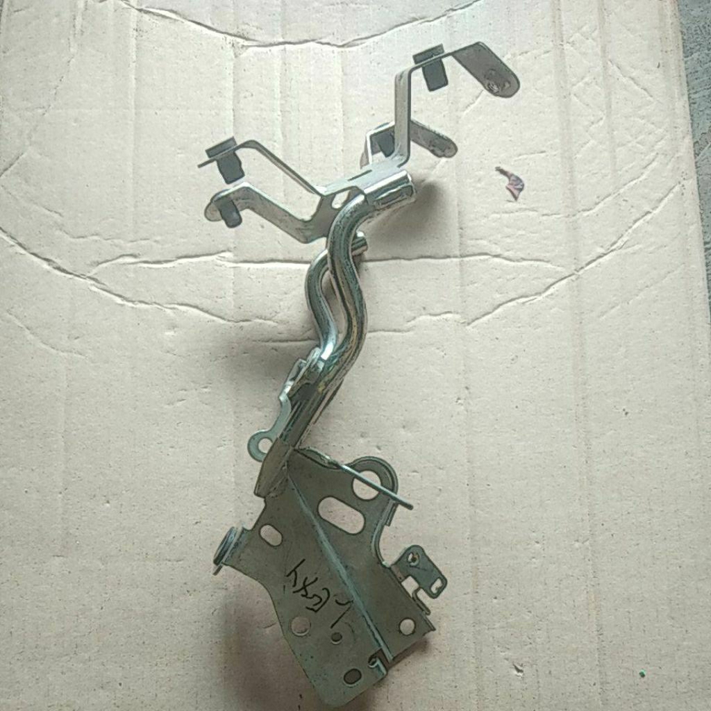breket stay bracket tameng dudukan lampu depan yamaha Lexi lexi 125 original