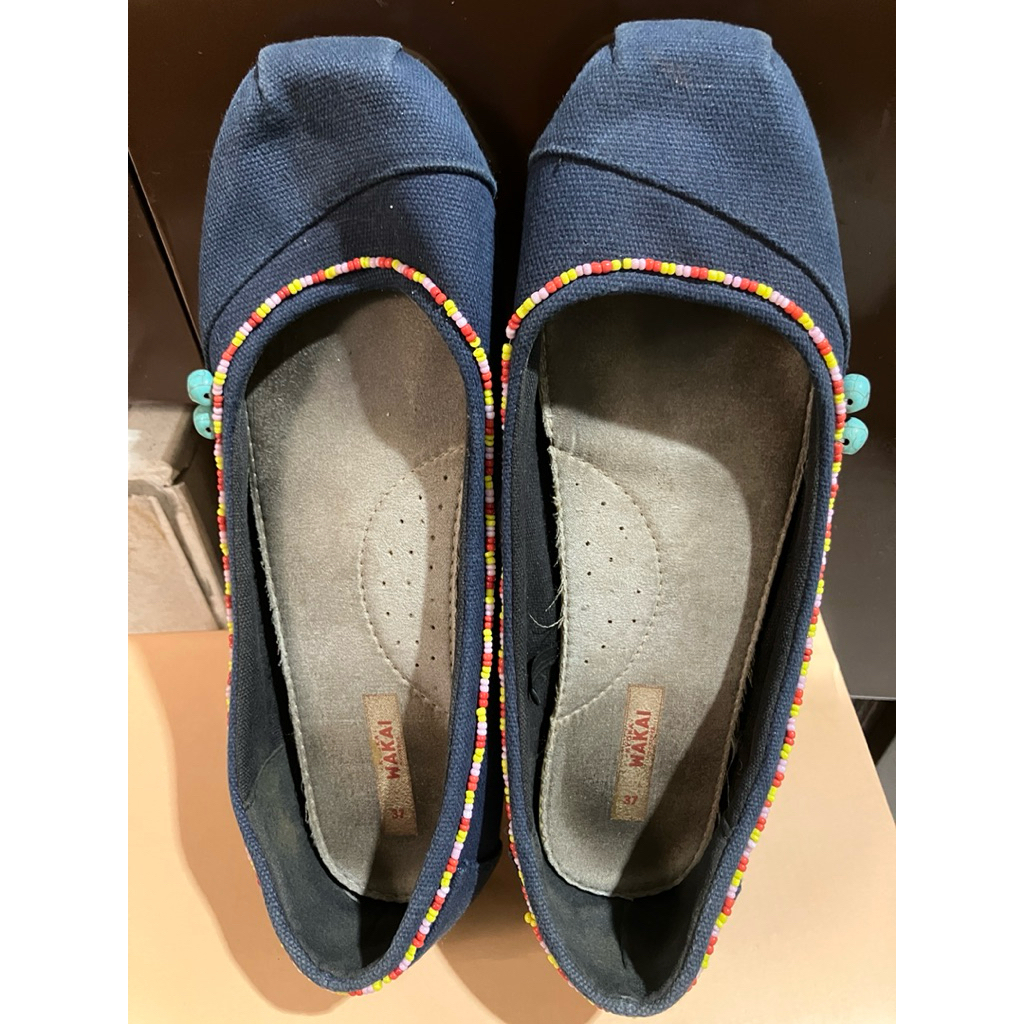 PRELOVED SEPATU WAKAI SIZE 37