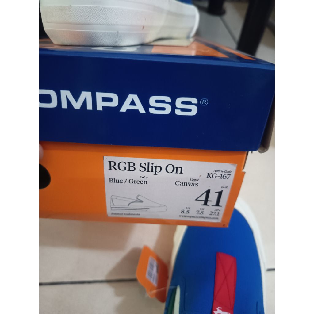 sepatu compass RGB slip on