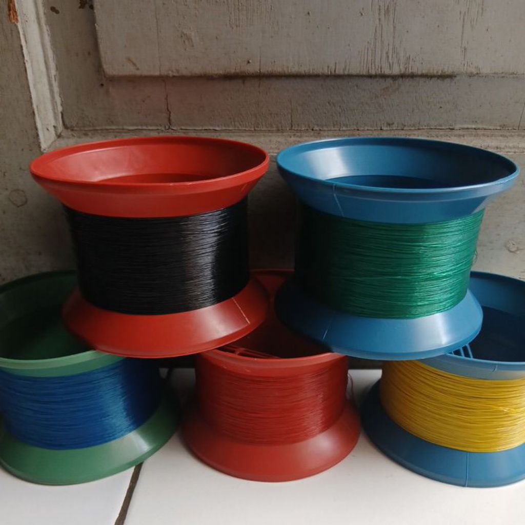 Golongan/Bladu Layangan Plastik Isi Kenur