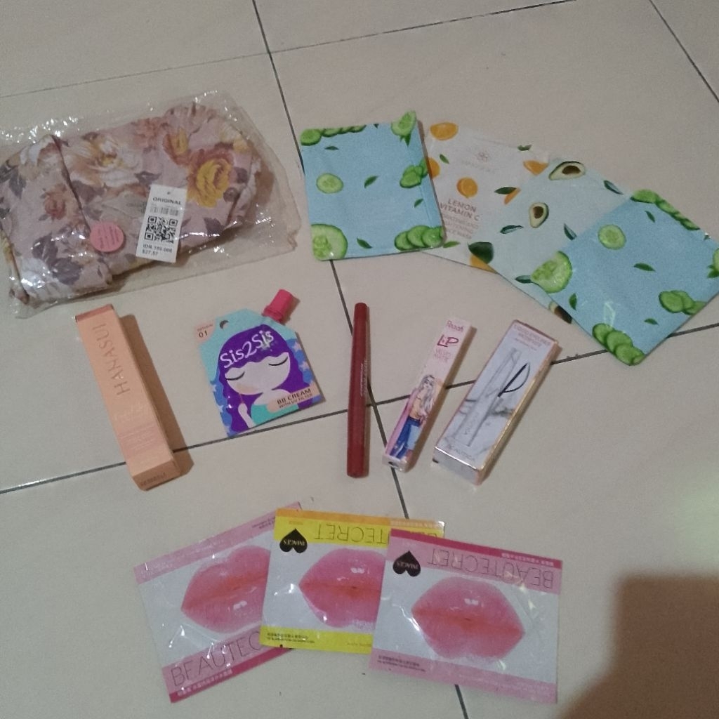 (NEW)preloved set make up,skincare,baju