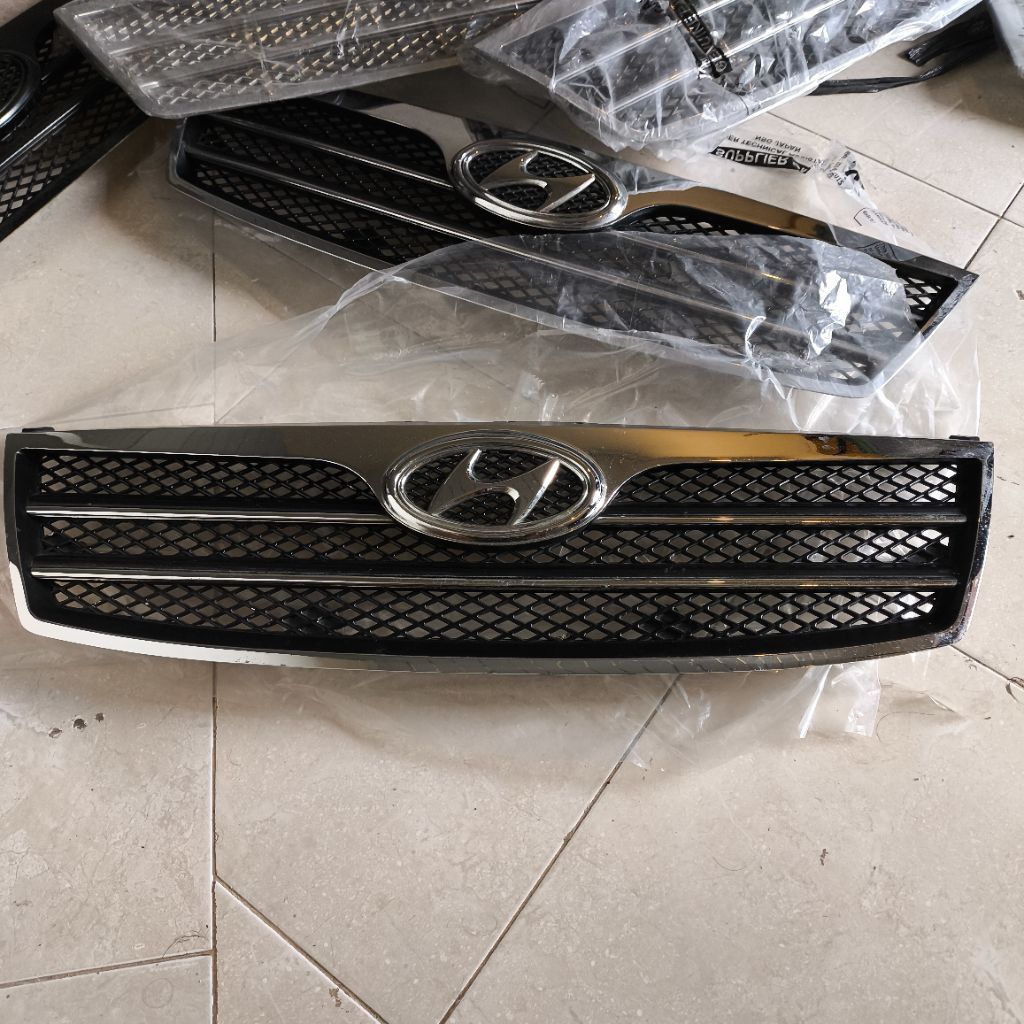 Grill Hyundai Accent Avega