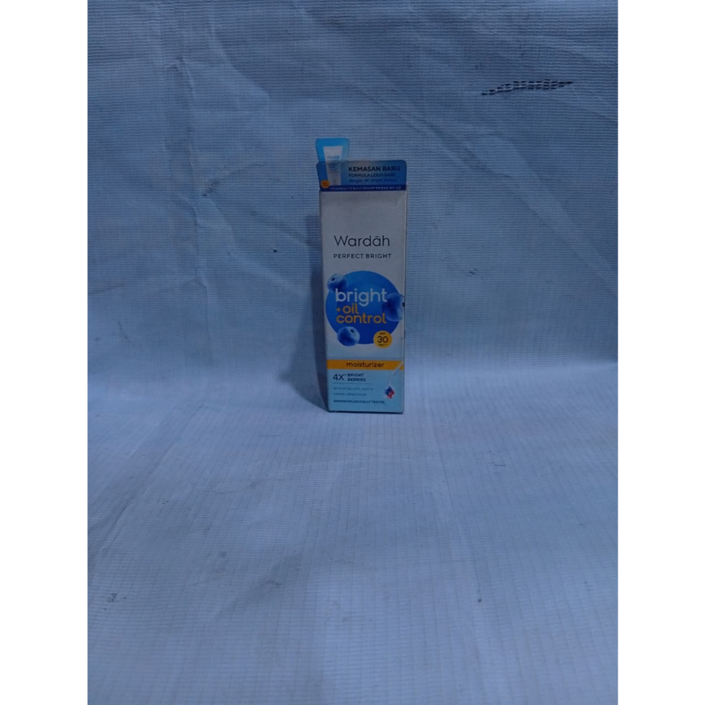 Pelembab Wardah Perfect Bright Moisturizer + OiL Control SPF 30 / Wardah Perfect Bright spf 30 +++