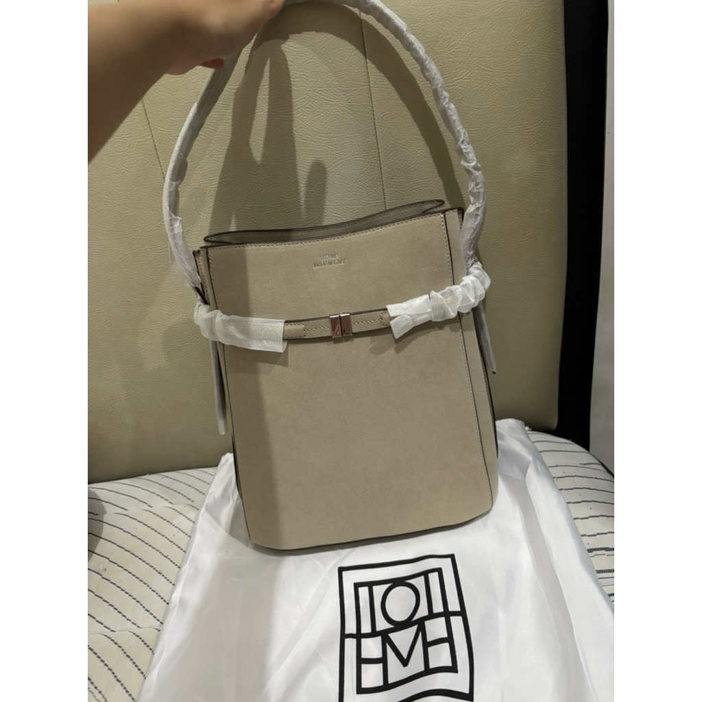Toteme bucket bag / Tas toteme bag / shoulder bag / bucket bag