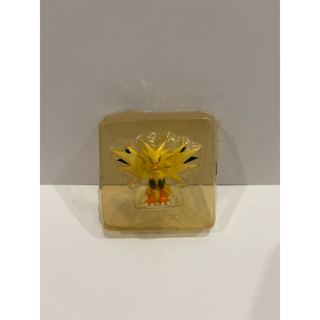 Moncolle pokemon tomy figure original vintage zapdos