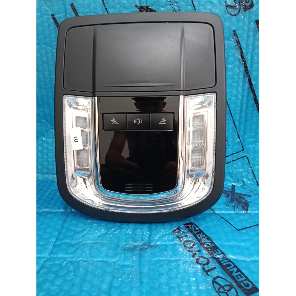 LAMPU PLATFON FORTUNER VRZ TRD WARNA HITAM ORIGINAL