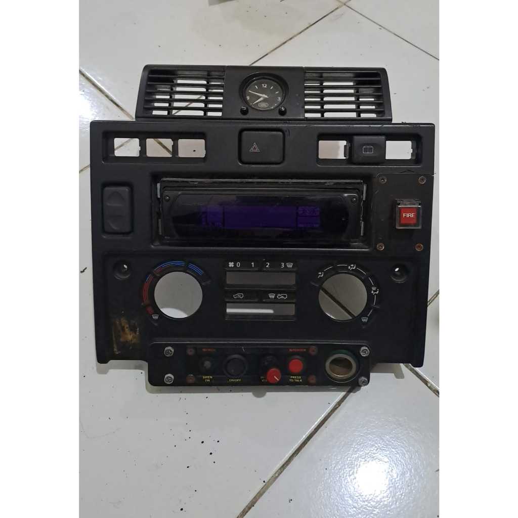 Panel Konsol Dashboard + Panel AC & Slot Head Unit – Ada Jam Analog & Modul Siren/Intercom (Bekas)