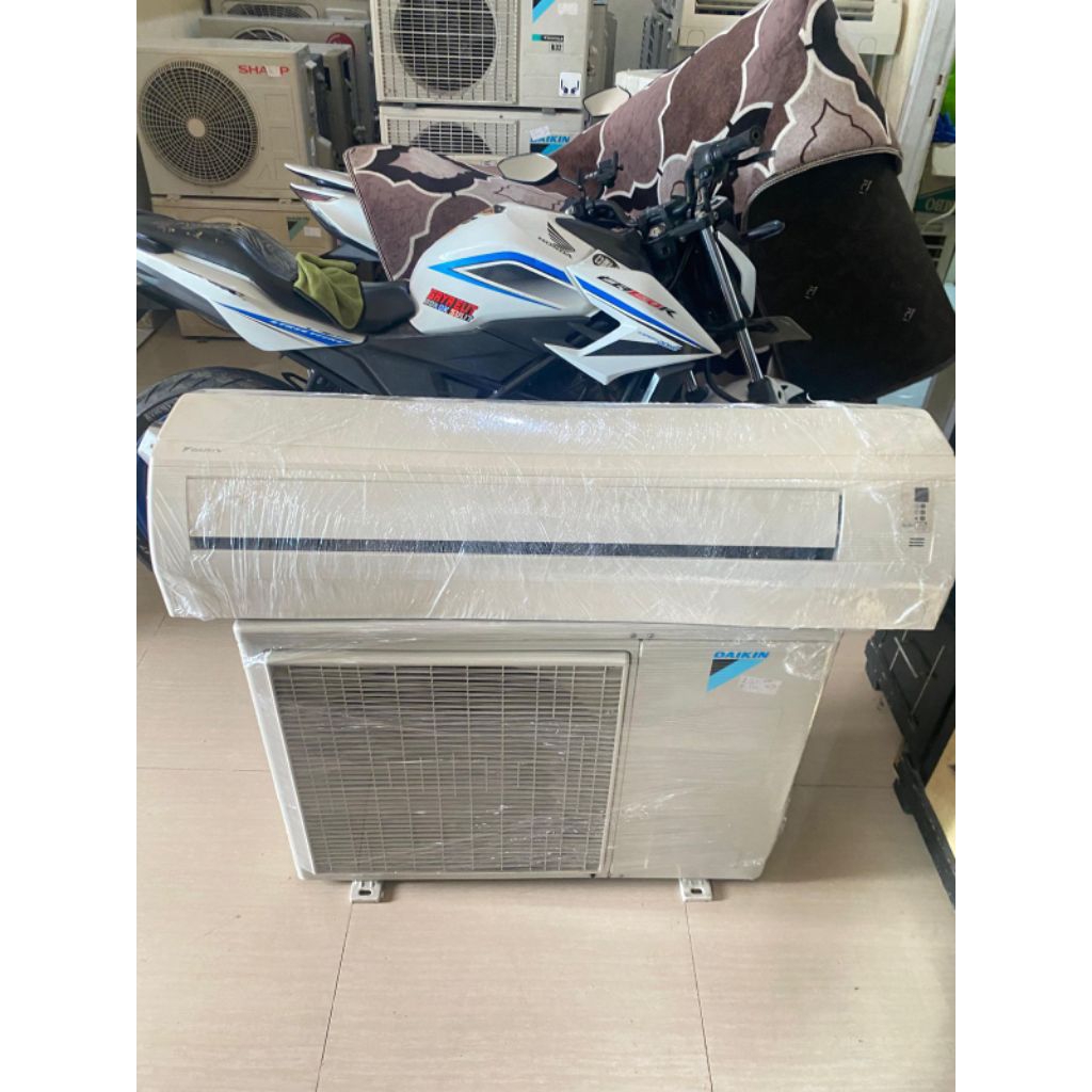 Ac Daikin 2pk std Malaysia second unit only