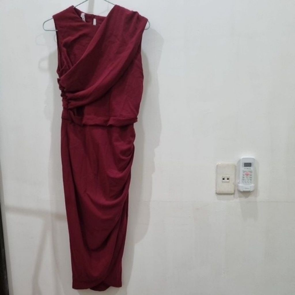 dress pesta maroon