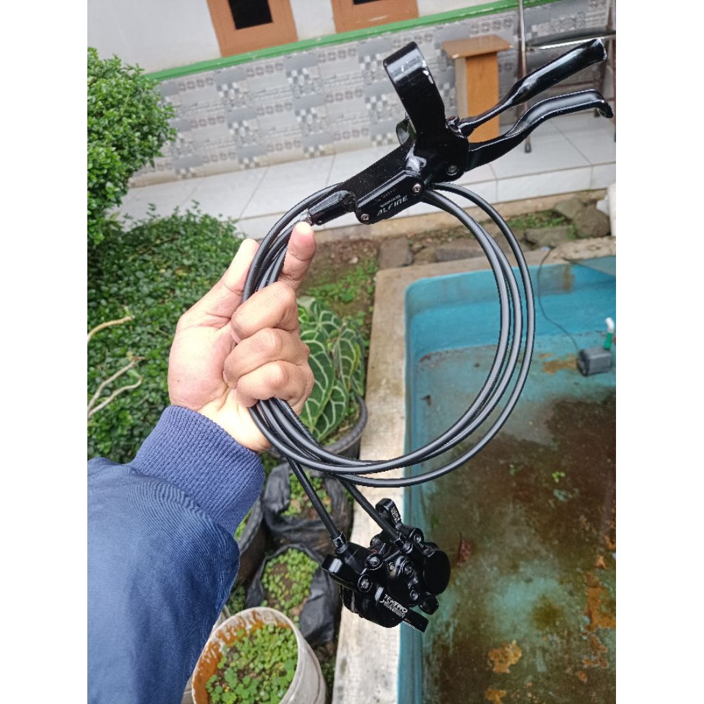 brakeset hidrolik lever shimano alfine, kaliper tektro auriga (2nd baik) pjg kbel depan 75cm
blkng 1
