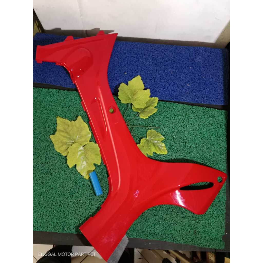 YAMAHA 4US-F8395-00-PI SAYAP DALAM KANAN MERAH FIZ R ORISINIL