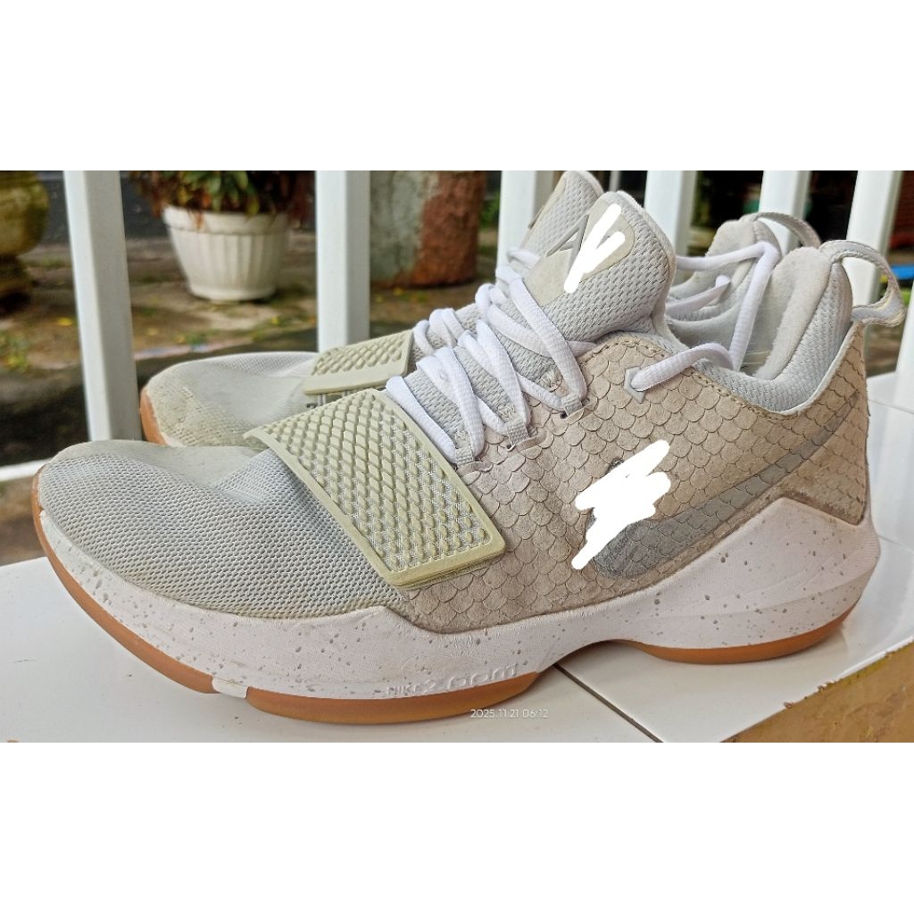 sepatu basket size 45