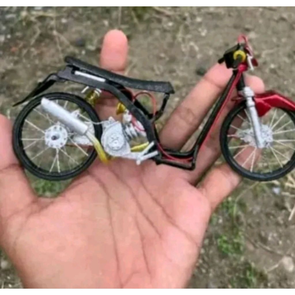 mainan miniatur diecast motor Honda beat karbu modif drag Scala1 :16