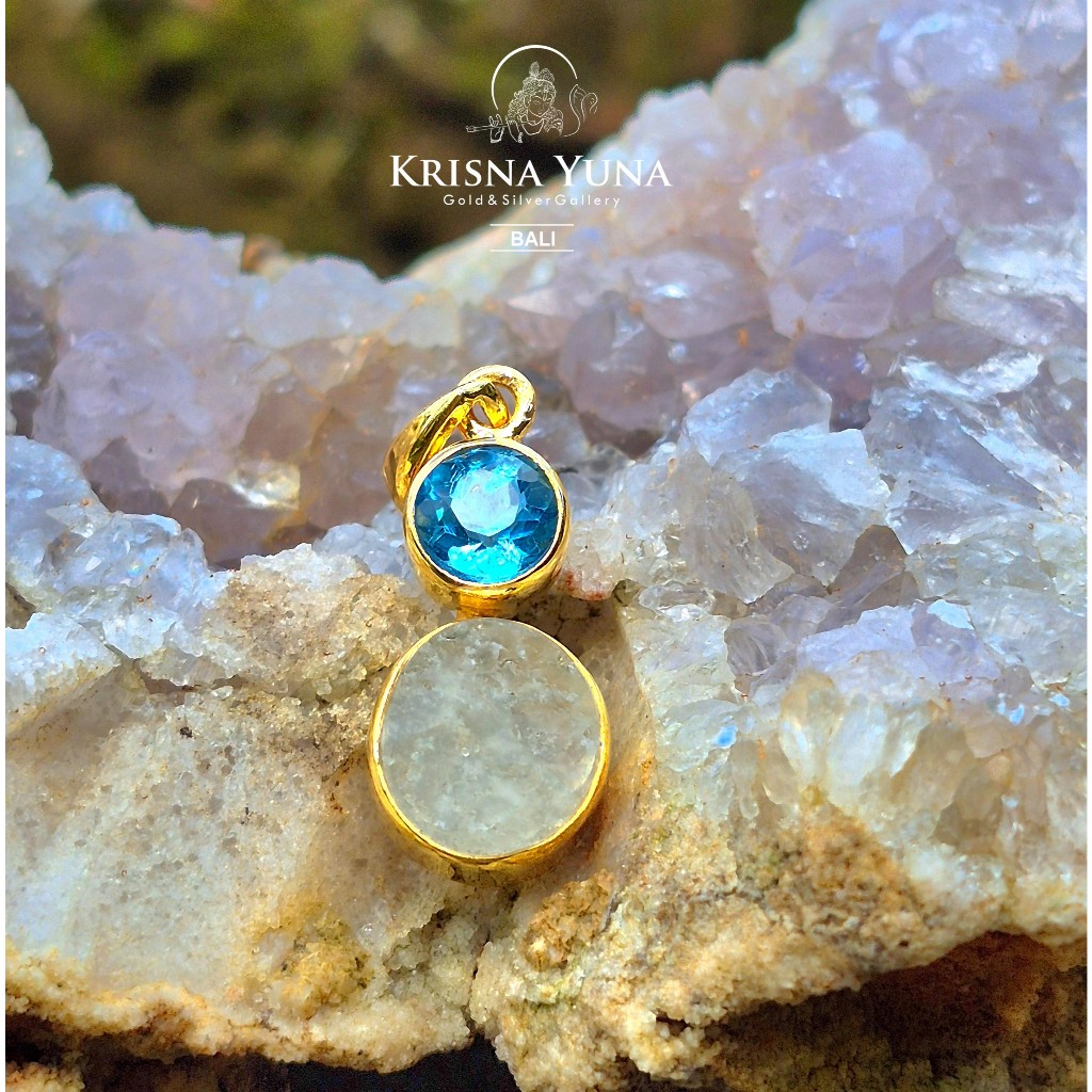 Natural Libyan Desert Glass Pendant