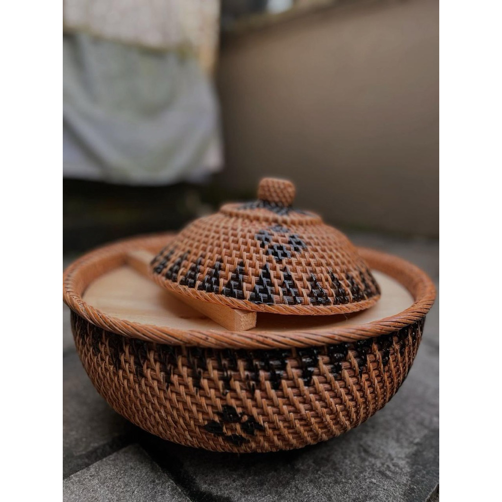 BOKOR ROTAN BALI UK. 28cm lengkap dengan beti