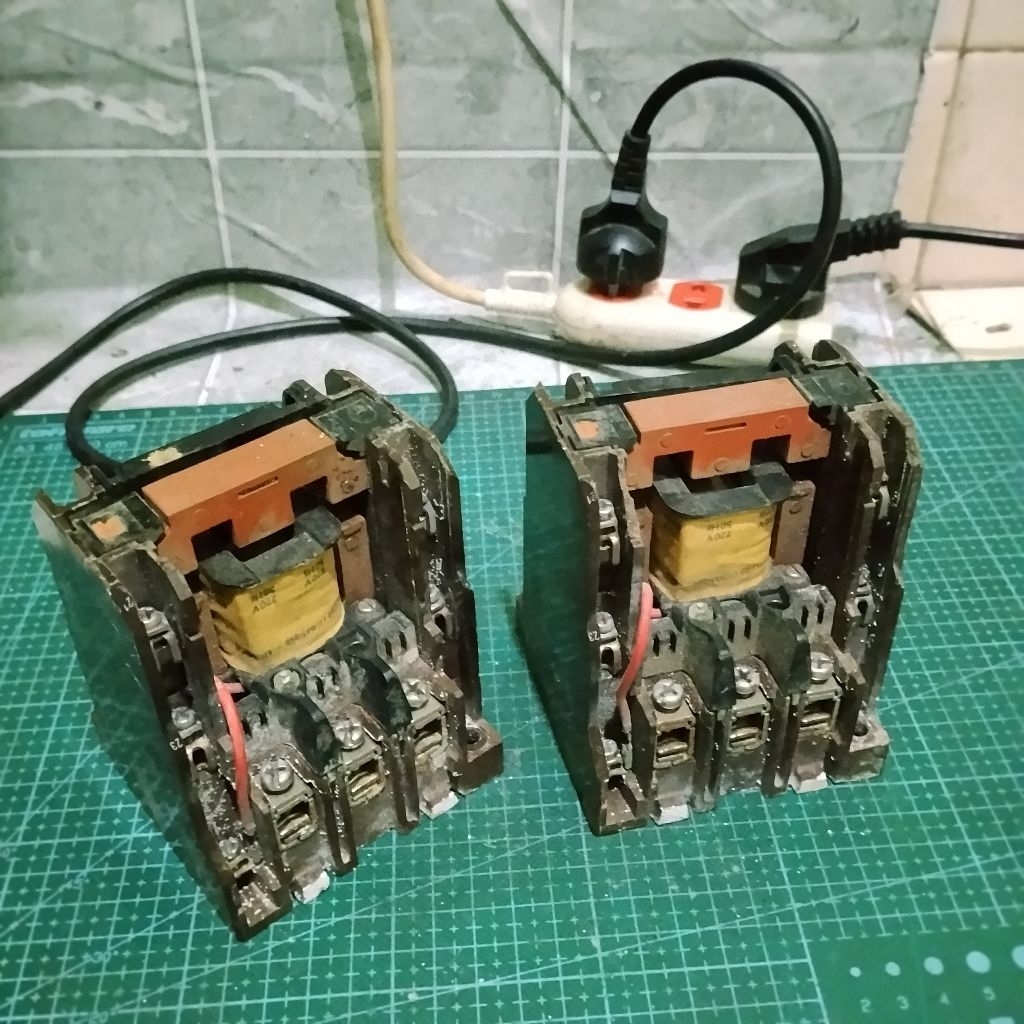 Kontaktor / Magnetic Contactor Bekas harga 2 PCS kontaktor bekas panel