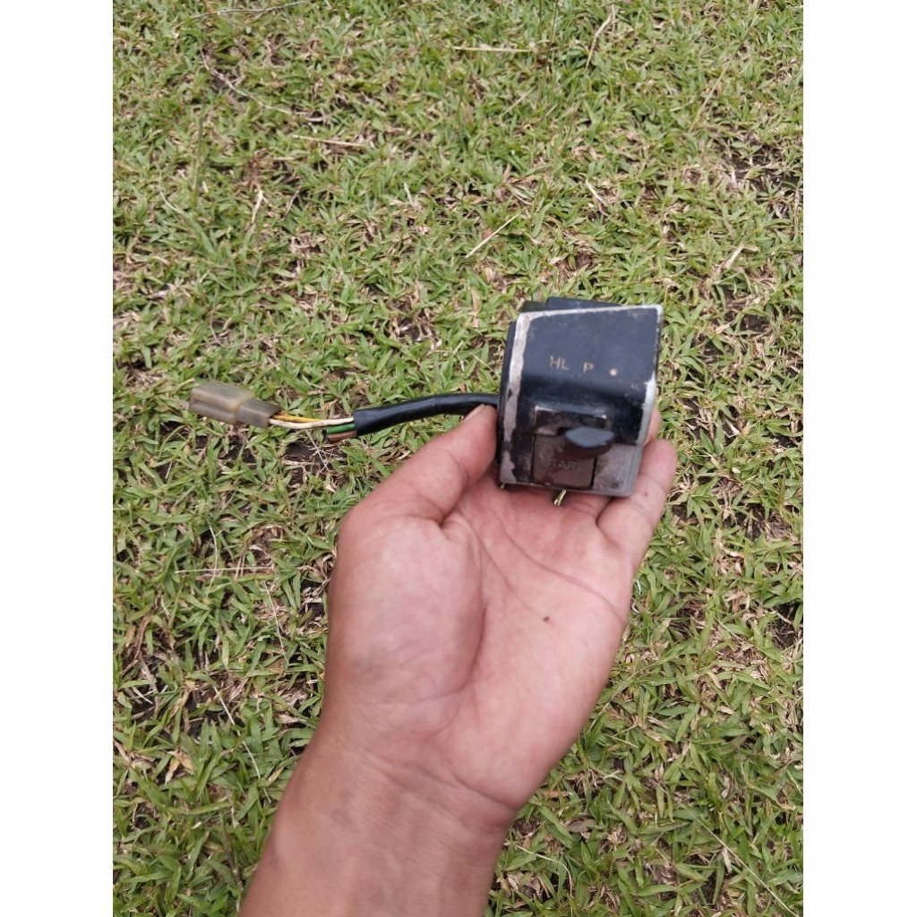 holder kanan original honda astrea grand pnp ke astrea 800, star, astrea grand, legenda, impresa