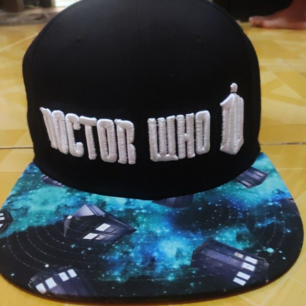 Topi AOP Official Doctor Who