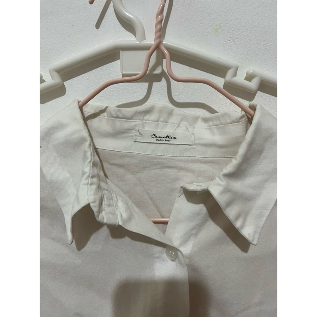 kemeja putih oversize