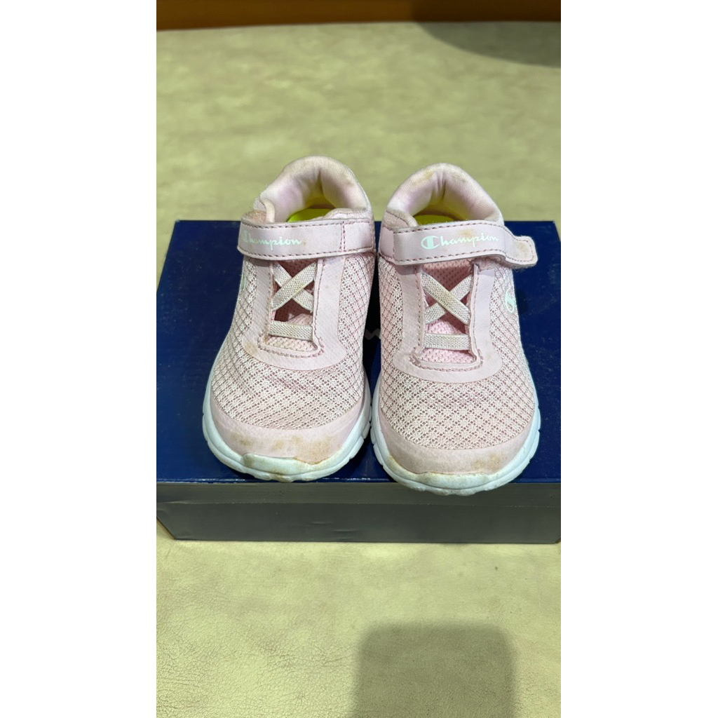 Preloved sepatu Champion