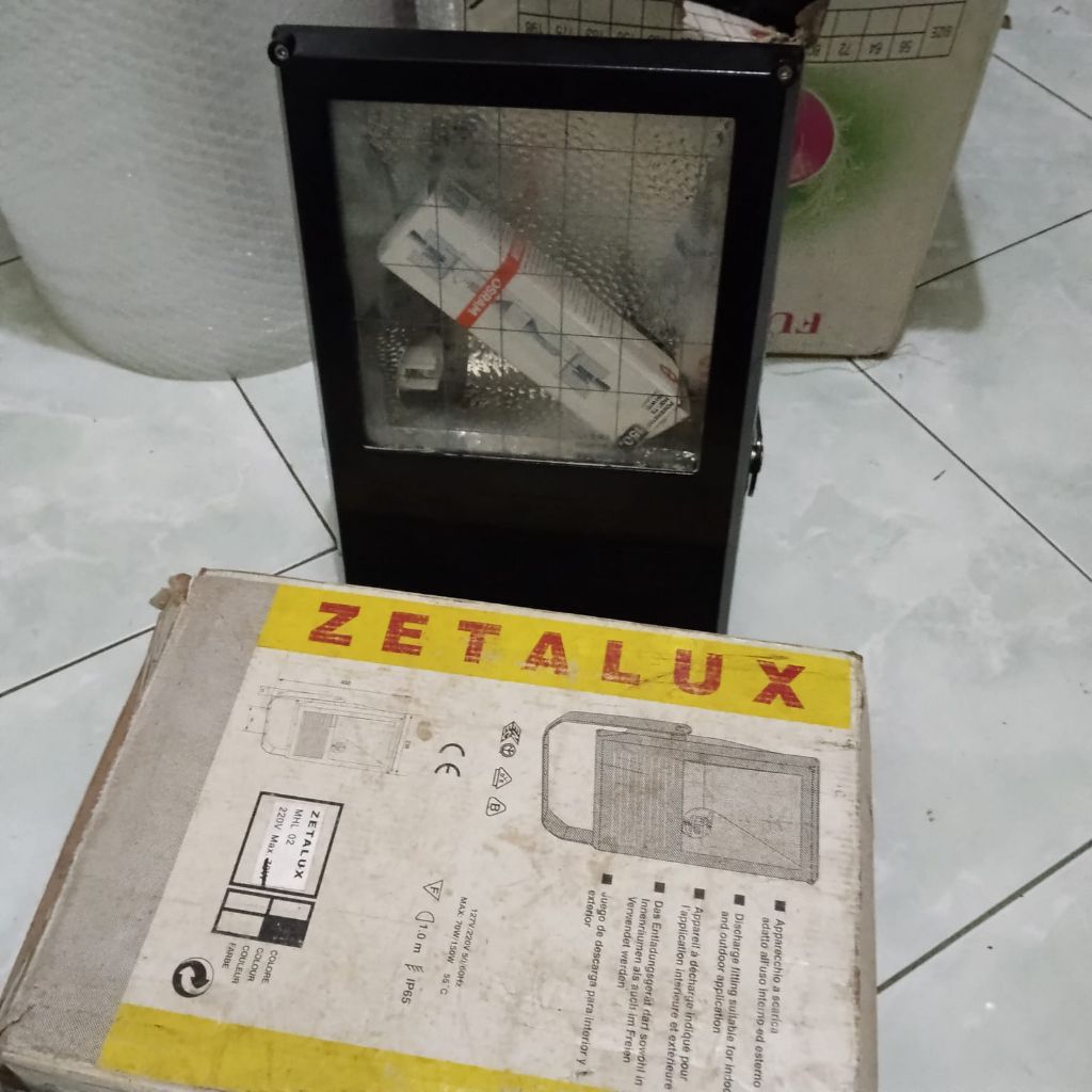 lampu sorot lampu jalan zetalux 220Vac 150wat