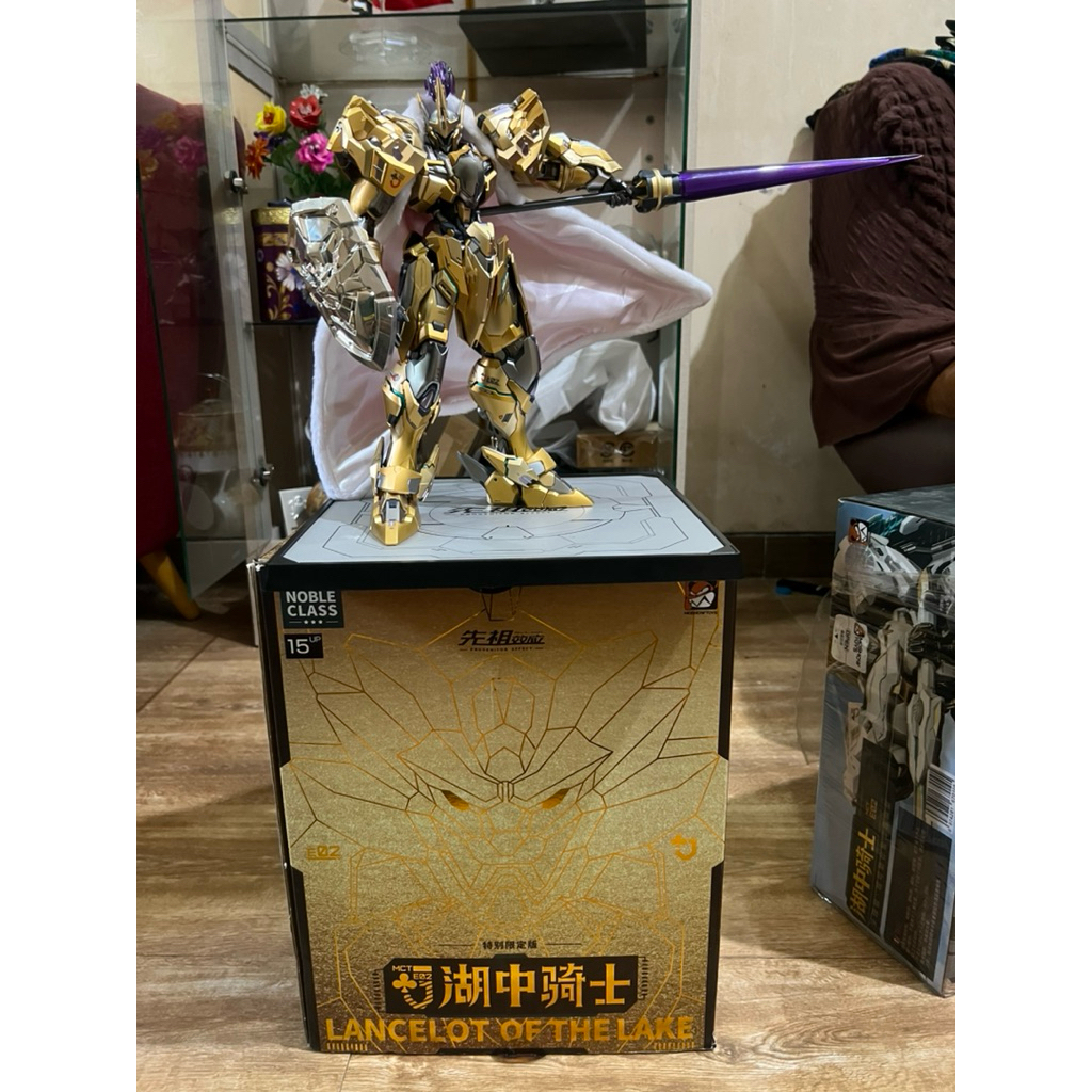 Lancelot Moshow Toys Gold Limited Edition