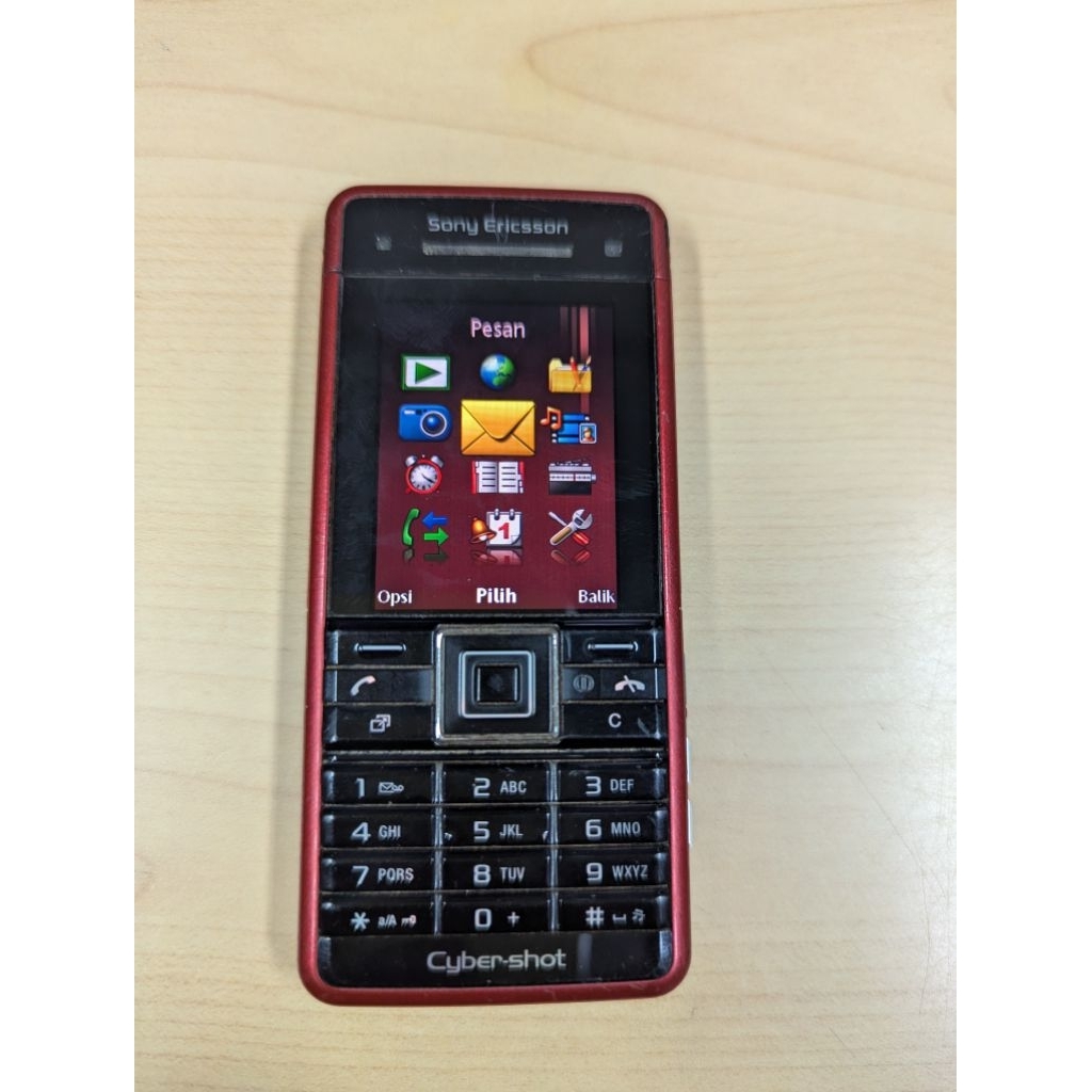 Sony Ericsson C902 Cybershot merah