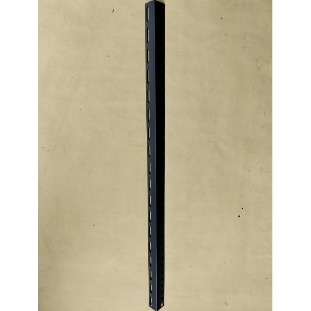 besi siku lubang 90cm tebal siku 1,1mm lebar siku 36mm x 36mm