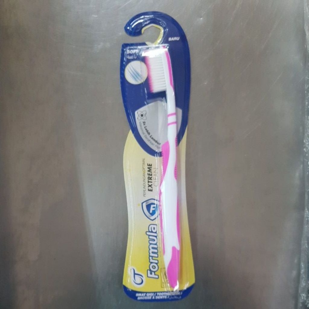 Formula Sikat Gigi Extreme Clean Soft