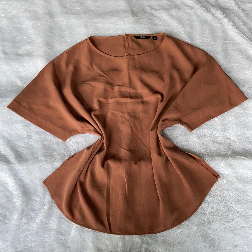 BLOUSE SIFON BIG SIZE BATA UNIQLO PRELOVED