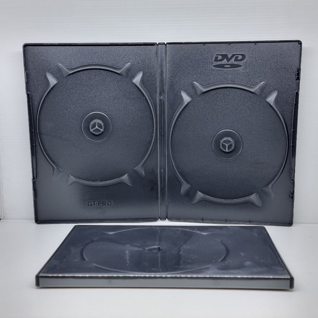 Kotak CD atau DVD Hitam