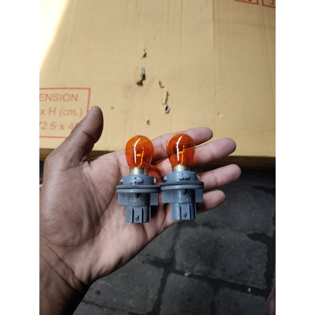 Soket lampu depan sein panther touring mirage original.