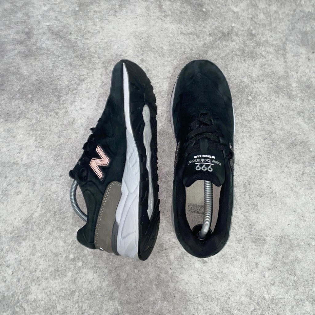 Sepatu Second NB 999