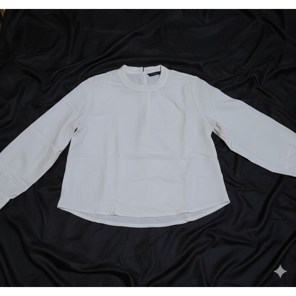 Kemeja Putih Polos (The Executive)