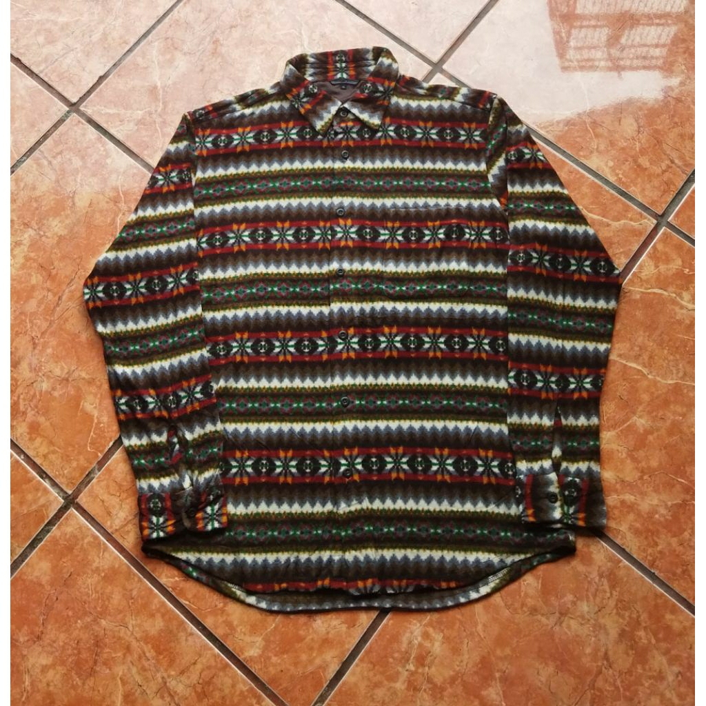 Kemeja Polar Uniqlo Navajo