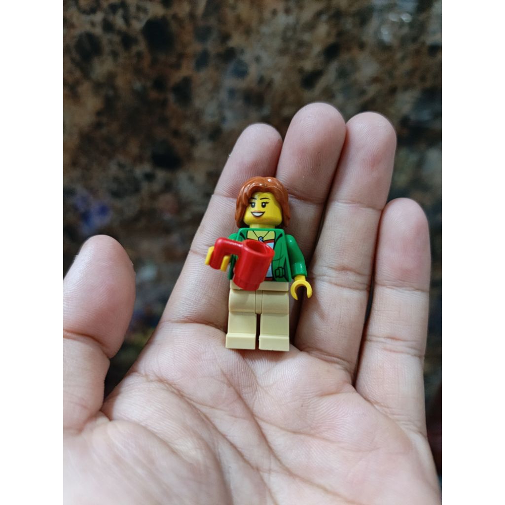 figure lego minifig female green jacket claire