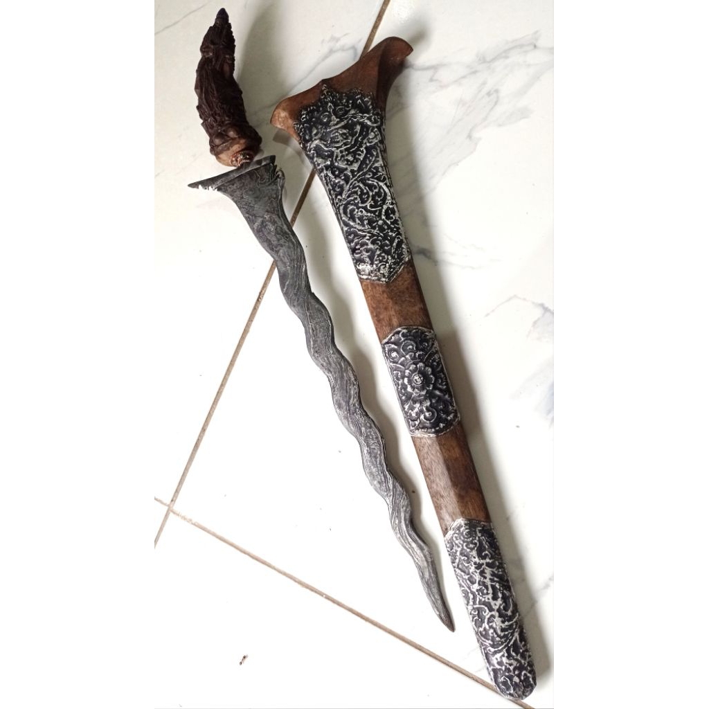 keris Bali dapur  sempaner dengen gagang kayu sawo