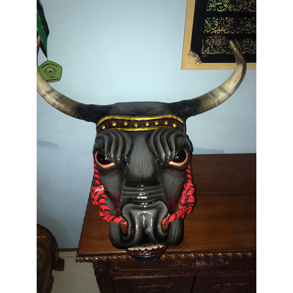 aksesoris kesenian bantengan dewasa