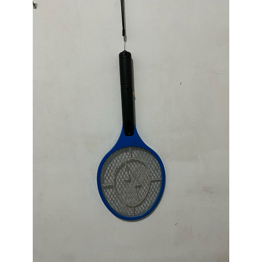 Raket nyamuk elektrik (ex. beli di Mr. DIY) kondisi baterai lowbatt