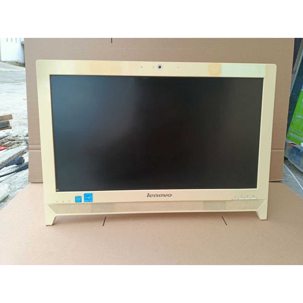PC All in One Lenovo C260 Celeron J1800 Ram 4GB HDD 500GB 20Inchi Second Normal