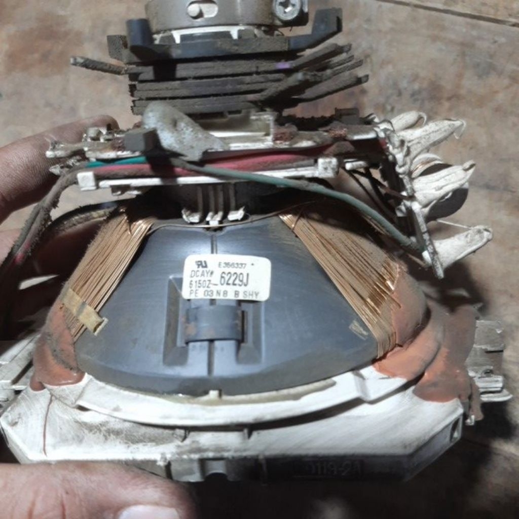 yoke sharp slim non ew